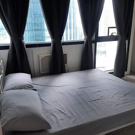 Spacious 2 Bedroom Unit With Pool Маніла Екстер'єр фото