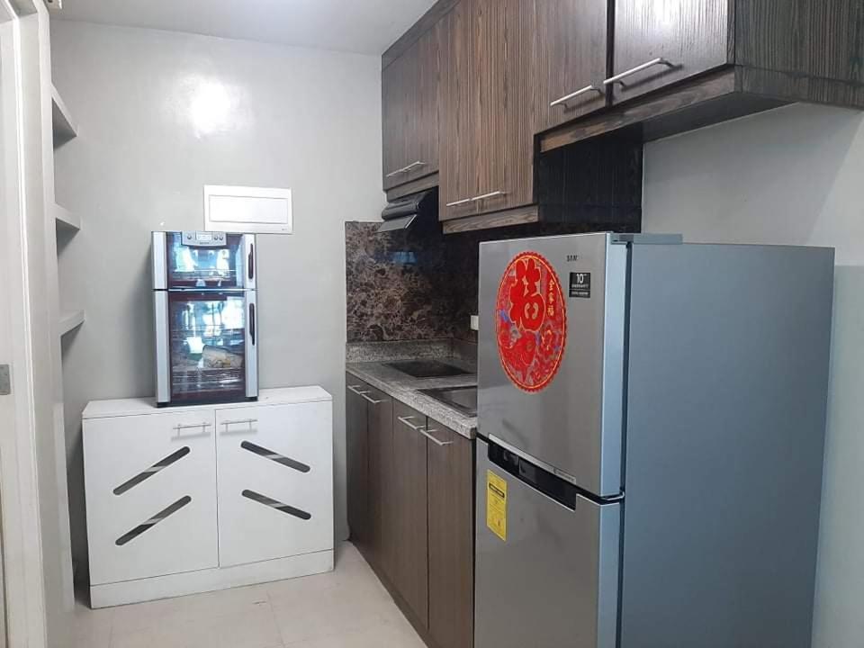 Spacious 2 Bedroom Unit With Pool Маніла Екстер'єр фото
