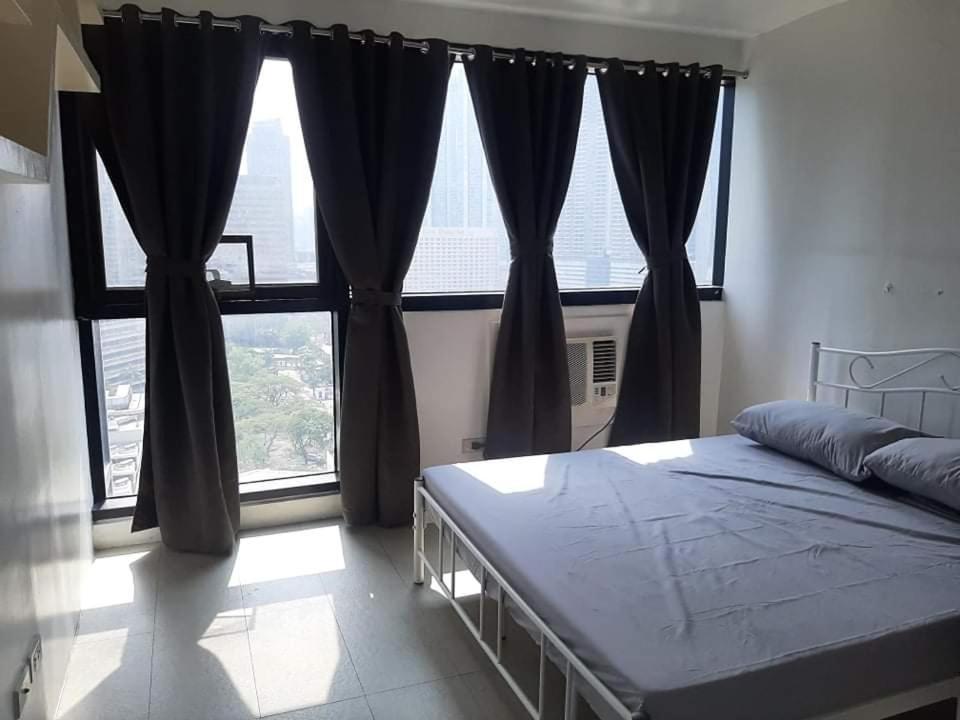 Spacious 2 Bedroom Unit With Pool Маніла Екстер'єр фото
